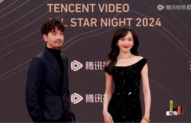 星个个风情万种却被29岁三线小花抢风头龙8国际点此进入澳门这一天内娱一线女(图14)